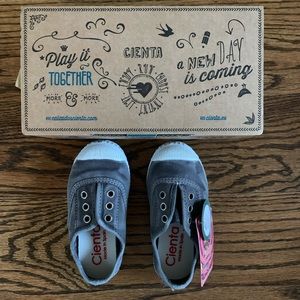 Cienta grey lace-less sneaker